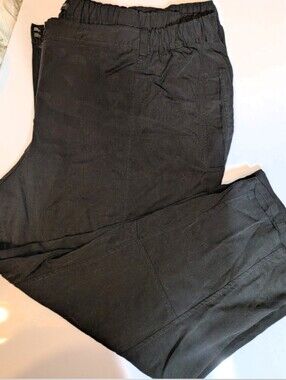 Eileen Fisher Woman Black Crepe Capri Pants 3X Comfy, Lightweight, Minimalist